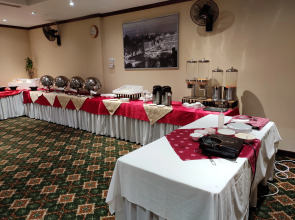 Отель Wescott Plaza Hotel Apartment