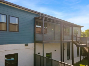 East Austin Condo - 2 Bedrooms & Parking