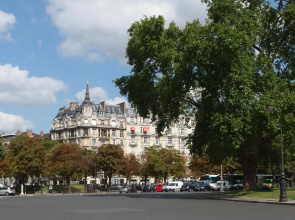 CMG Place de la Nation I