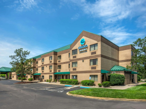 Clarion Pointe Louisville East