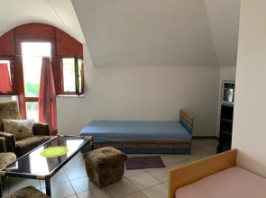 Buzal Morocza Pinceszet Es Szallashely