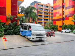 Naiharn Pearl Condo Hotel by Villacarte