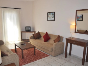 Отель Siesta Beach & Apart