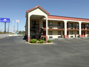 Americas Best Value Inn & Suites Macon at Eisenhower Pkwy