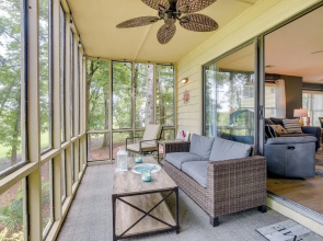 Sunset Beach Condo: Ideal Golfing Getaway!