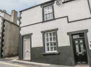 22 Uppergate Street