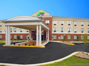 Holiday Inn Express & Suites - Thornburg, S. Fredericksburg by IHG