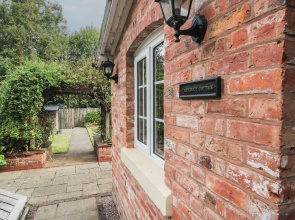 2 Aqueduct Cottages