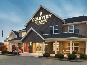 Country Inn & Suites by Radisson, Platteville, WI