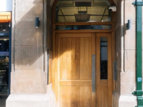 Gorgeous & Centrally Located 2BD Flat, Manchester!