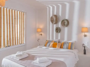 Golden Sunrise Suites - Santorini Superior Suite