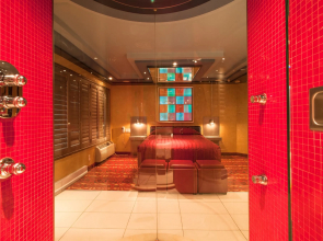 Le Chabrol Hotel & Suites