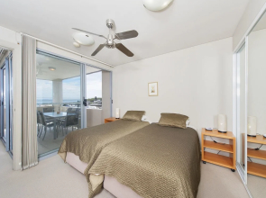 Bayview Apartments, Unit 12/42 Stockton Street