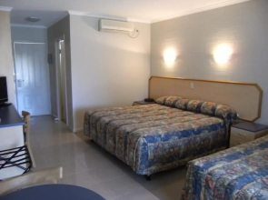 Euston Club Motel