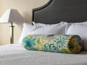 18th FL Stylish CozySuites w/ roof pool, gym #5