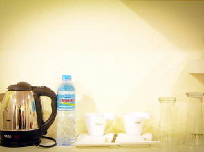 Royal Q&D Suites Hotel