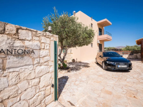 Antonia Blue Villa