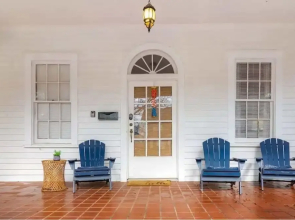 Near Museum  Midtown Main House