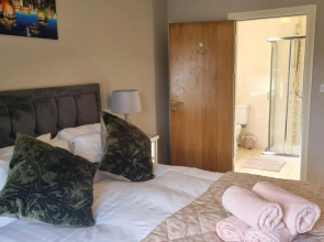 2Bedroomed apartment on first floor with balcony