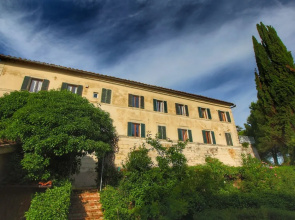 Cozy Farmhouse with Swimming Pool in Le Tolfe near Florence