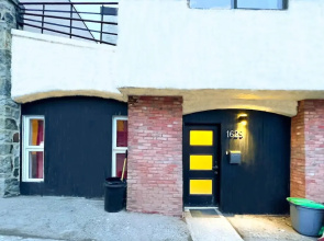 Stylish Townhome Dt Mtl Num01
