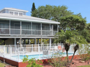Englewood Lighthouse Resort