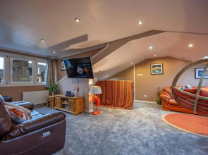 Premium 2nd floor 2 bed Apt sleeps 4 adults in Oban town