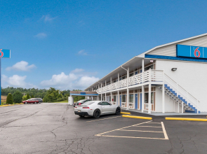 Motel 6 Parkersburg, WV