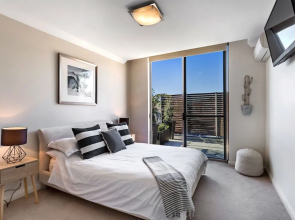 Aura 13 - Shoal Bay