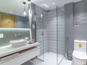 Marina View Luxury 2BR Apartment - SBL