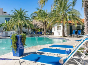 Siesta Key Beach Resort and Suites