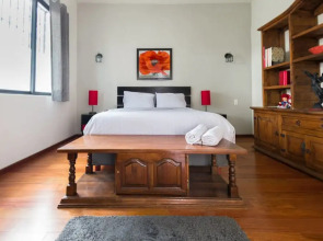 JUUB La Roma, Newly Renovated, Elegant Studio