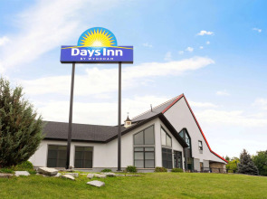 Days Inn by Wyndham Kingston