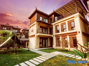 Xishuangbanna Jinghong Jinlong Jiarui Hot Spring Holiday Villa