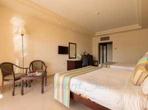 Xperience Kiroseiz Parkland Resort