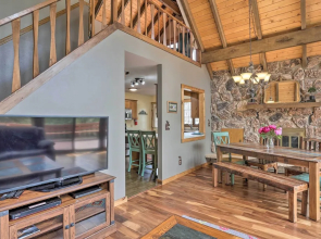 Black Hills Hideaway w/ Wraparound Deck & Hot Tub!