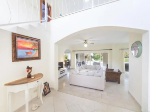 Villa in Bavaro for rent (Cocotal Golf & Country Club) – pool, jacuzzi, billiards, maid