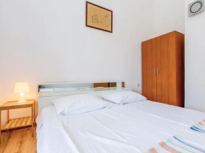 Stunning Apartment in Pinezici With 2 Bedrooms and Wifi