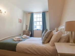 Cosy 2 Bedroom Apartment In Heart Of The City