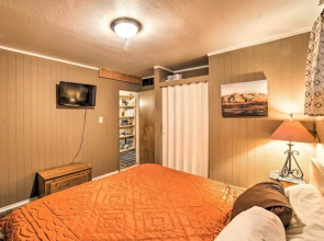 Rustic Condo w/ Patio: Walk to Angel Fire Resort!