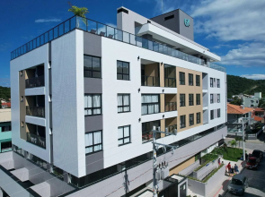 Adra 105 - Excelente apartamento no centro de Bombinhas - Rooftop com piscina e academia - À poucos metros da praia