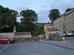 2 Bed Woodland Retreat - Garden & Free Parking