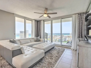The Terrace at Pelican Beach Resort: View + Pool!