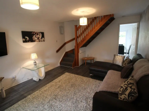 Holgate Close 3 Bedroom House by Cardiff Holiday Homes