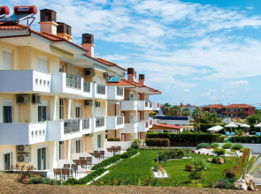 Lagaria Hotel & Apartments