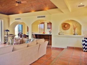 Casa Stamm, Hacienda-style Home Perfect for Families at Special Discounted Rate!