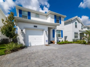 Cool and Modern 5 Bed 4 Ba Game Room Pool Spa 4724sh