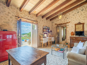 CAN PULIT finca romántica para 2 con piscina y vistas en Selva Mallorca