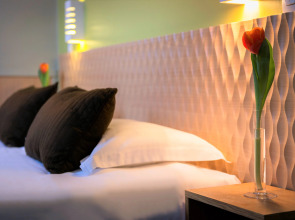 Hotel Glasgow Monceau Paris by Patrick Hayat