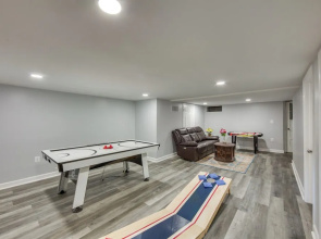 1 Mi to Hersheypark: Family Home w/ Game Room!